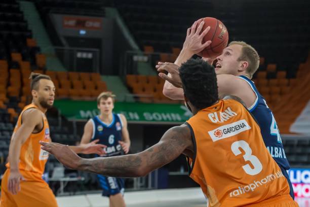 力的花园中 力的花园中